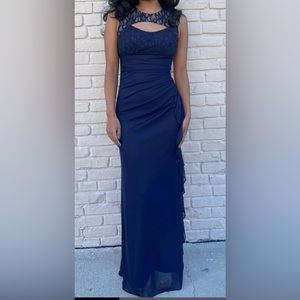 Size 4 Betsy and Adam Navy Blue Prom / Evening Gown